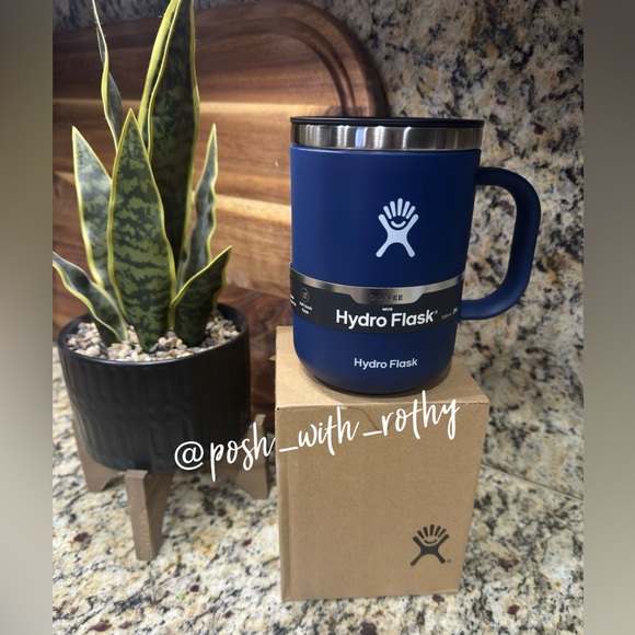 Hydro Flask 24 oz Mug, NWT - Picture 2 of 9